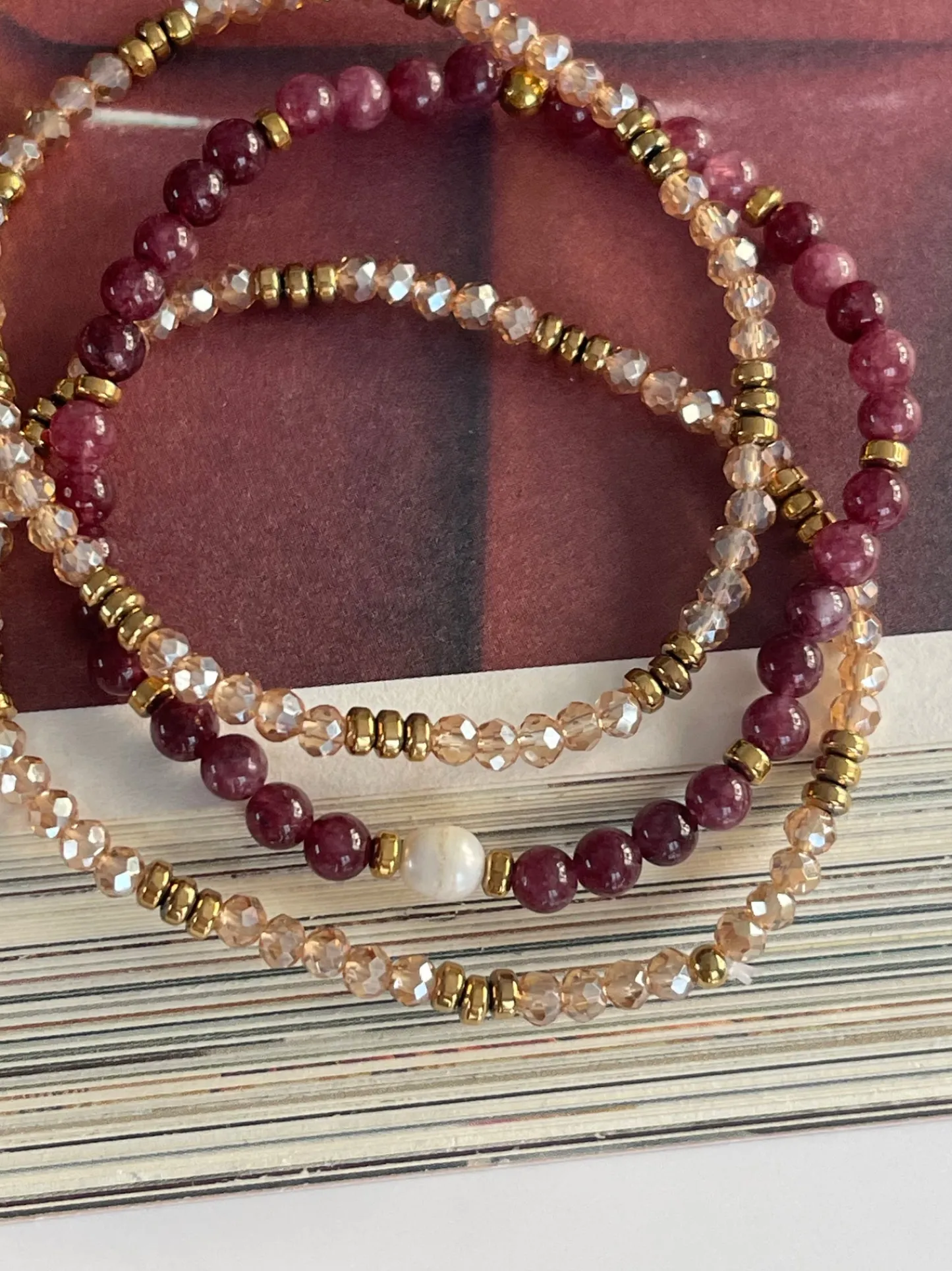 VIAMAJA Armbånd Leah Bordeaux/Natur – Sæt med 3 stk Discount