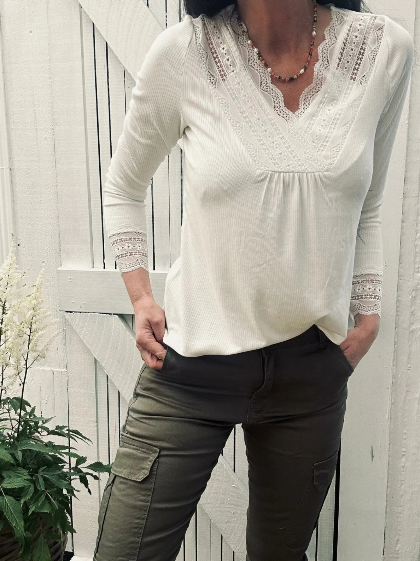 VIAMAJA Bluse med blonde – White