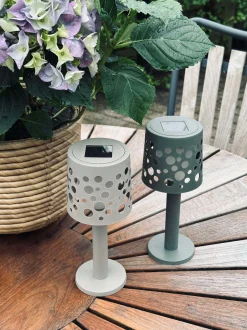 VIAMAJA Bordlampe med solceller - Lys beige