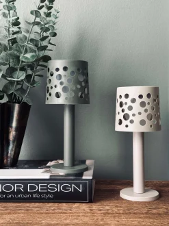 VIAMAJA Bordlampe med solceller - Lys beige