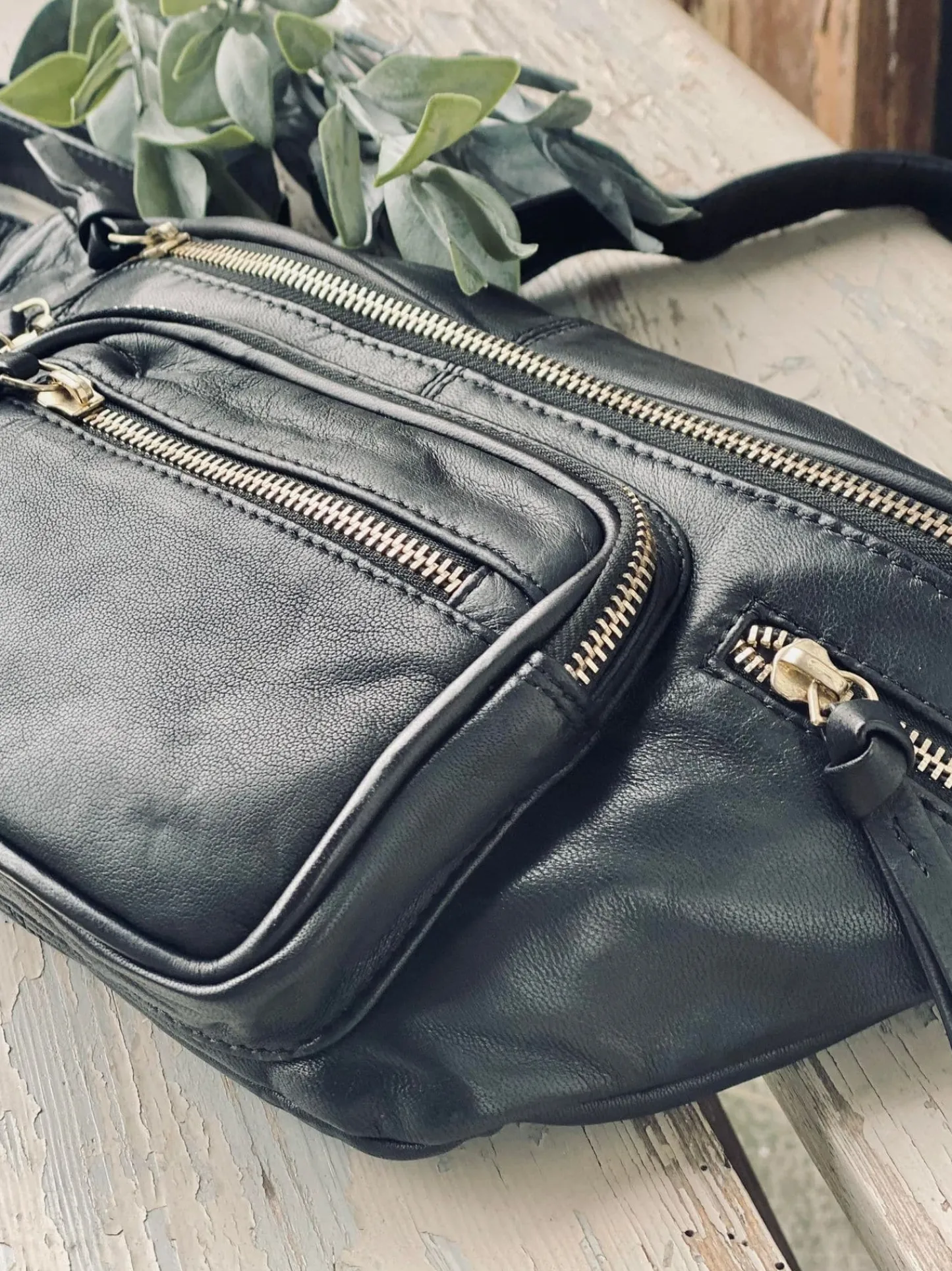 VIAMAJA Bumbag - VINTAGE Black / Gold Online