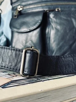 VIAMAJA Crossbody NAVY - Ultra blød