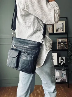 VIAMAJA Crossbody NAVY - Ultra blød
