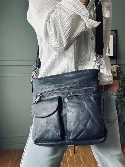 VIAMAJA Crossbody NAVY - Ultra blød