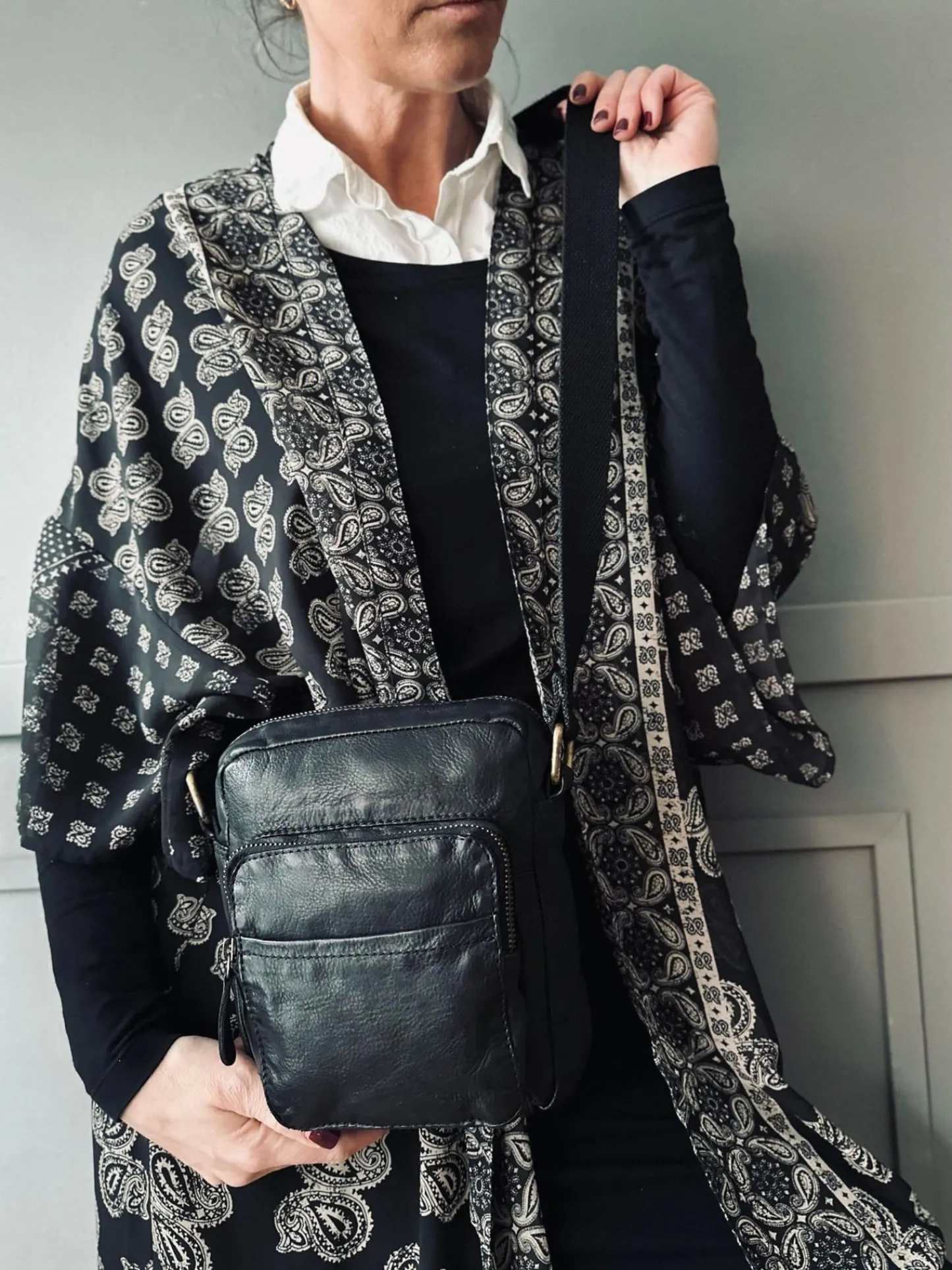 VIAMAJA Crossbody Raw Boheme – Black unisex Sale