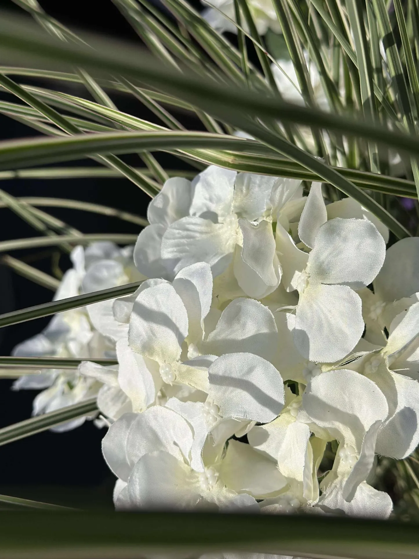 VIAMAJA Hortensia med solceller - Hvid Outlet