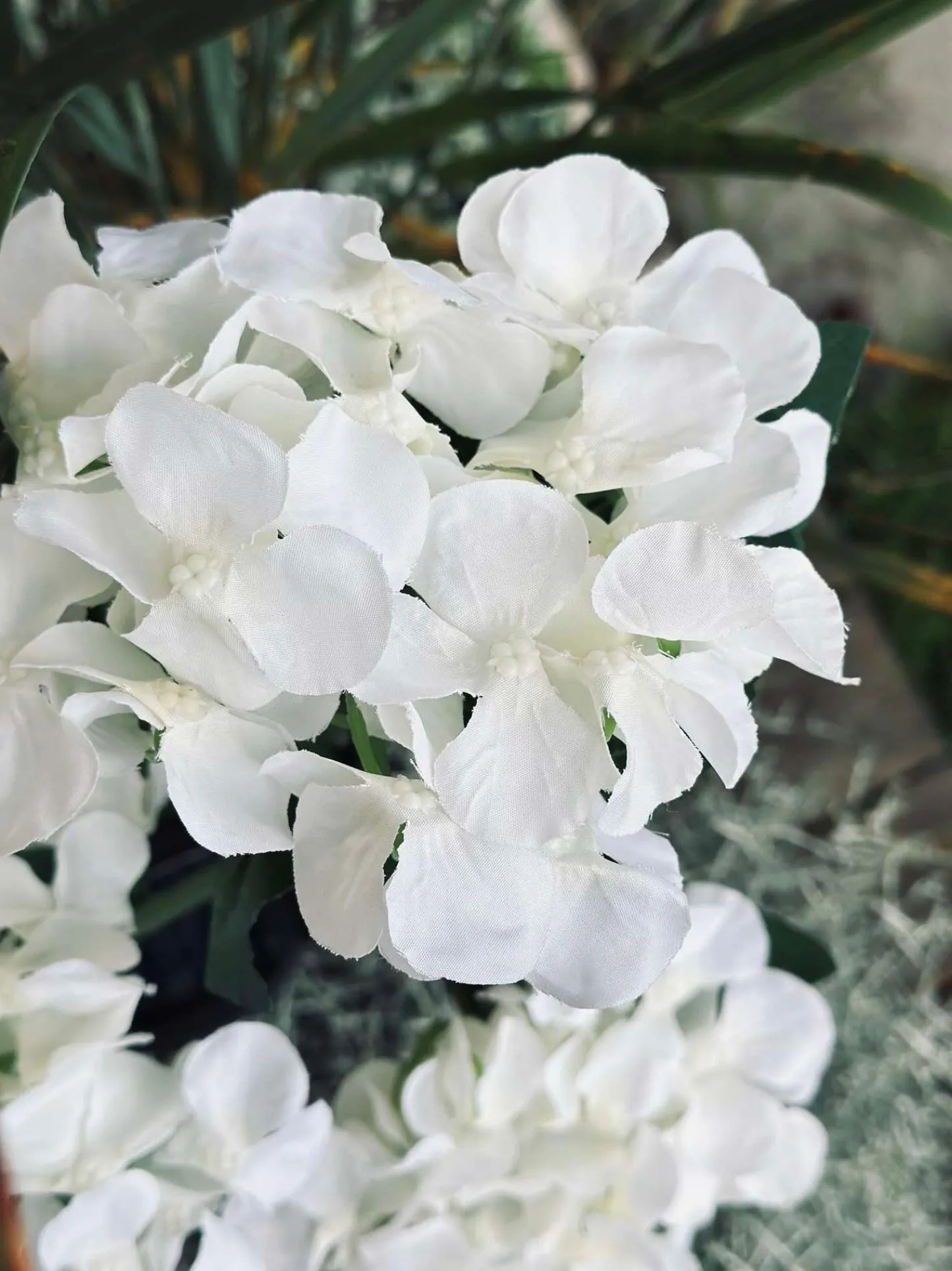 VIAMAJA Hortensia med solceller - Hvid Outlet