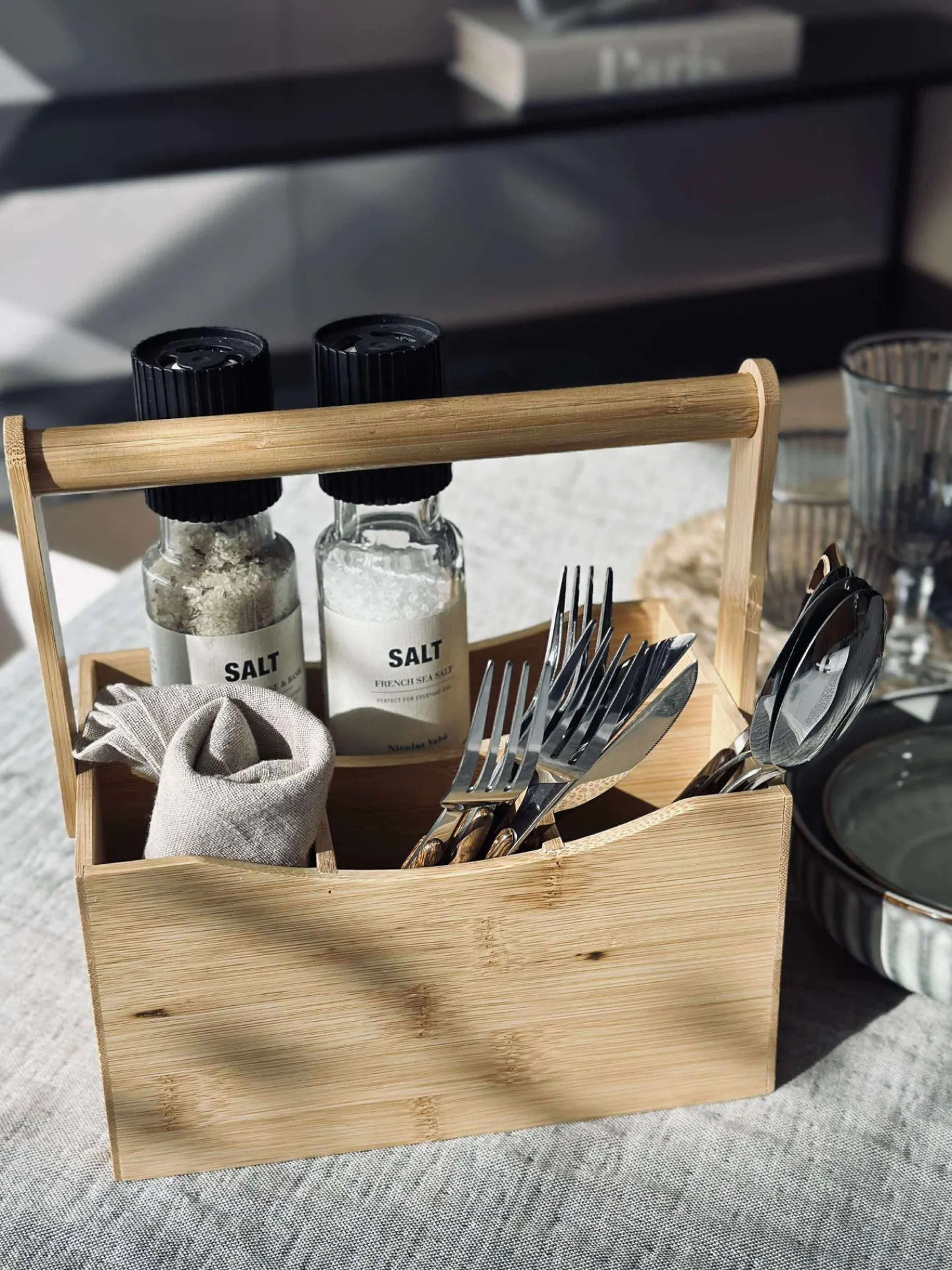 VIAMAJA Kasse med rum og håndtag Clearance