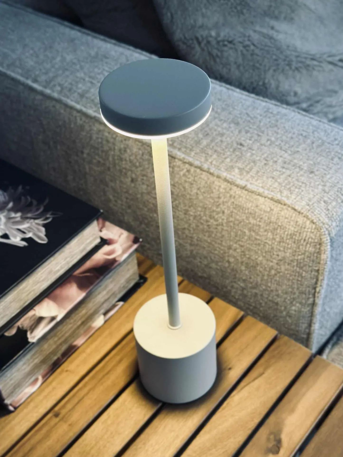 VIAMAJA LED bordlampe KELLY Creme - genopladelig New