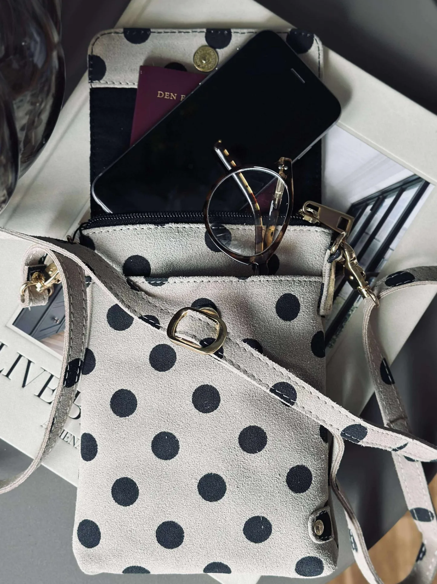 VIAMAJA Mobiltaske Blacks dots New