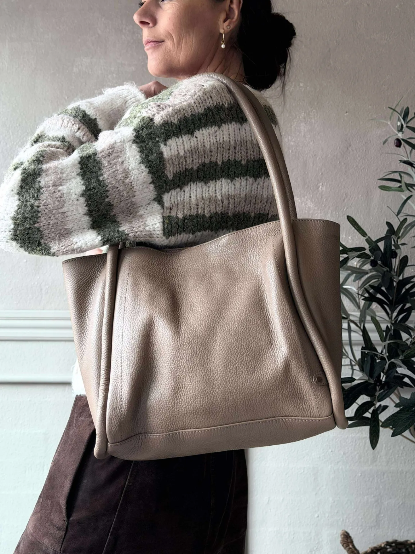 VIAMAJA Skuldertaske Taupe Sale
